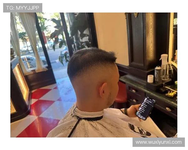 拜仁球员赛前常光顾理发师 喜欢渐变发型成为流行趋势