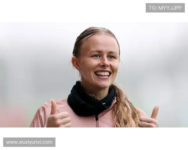 英女足前国门自传狠批汉普顿 切尔西女足主帅强硬回击引争议